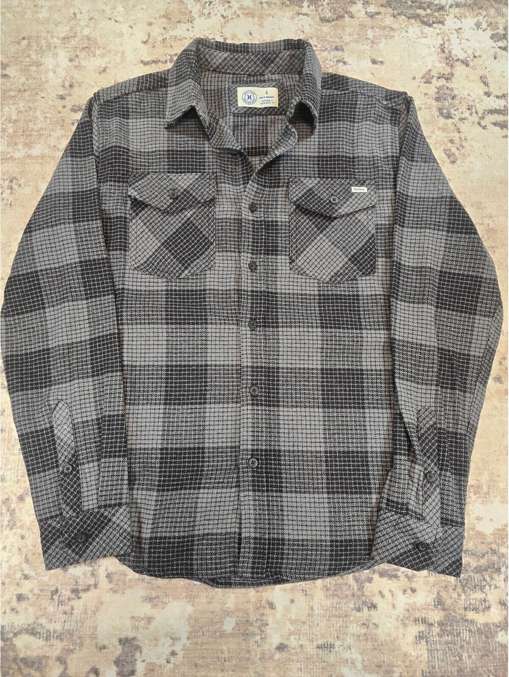 Hurley Men's Gray and Black Plaid Button-Up Shirt Size Small